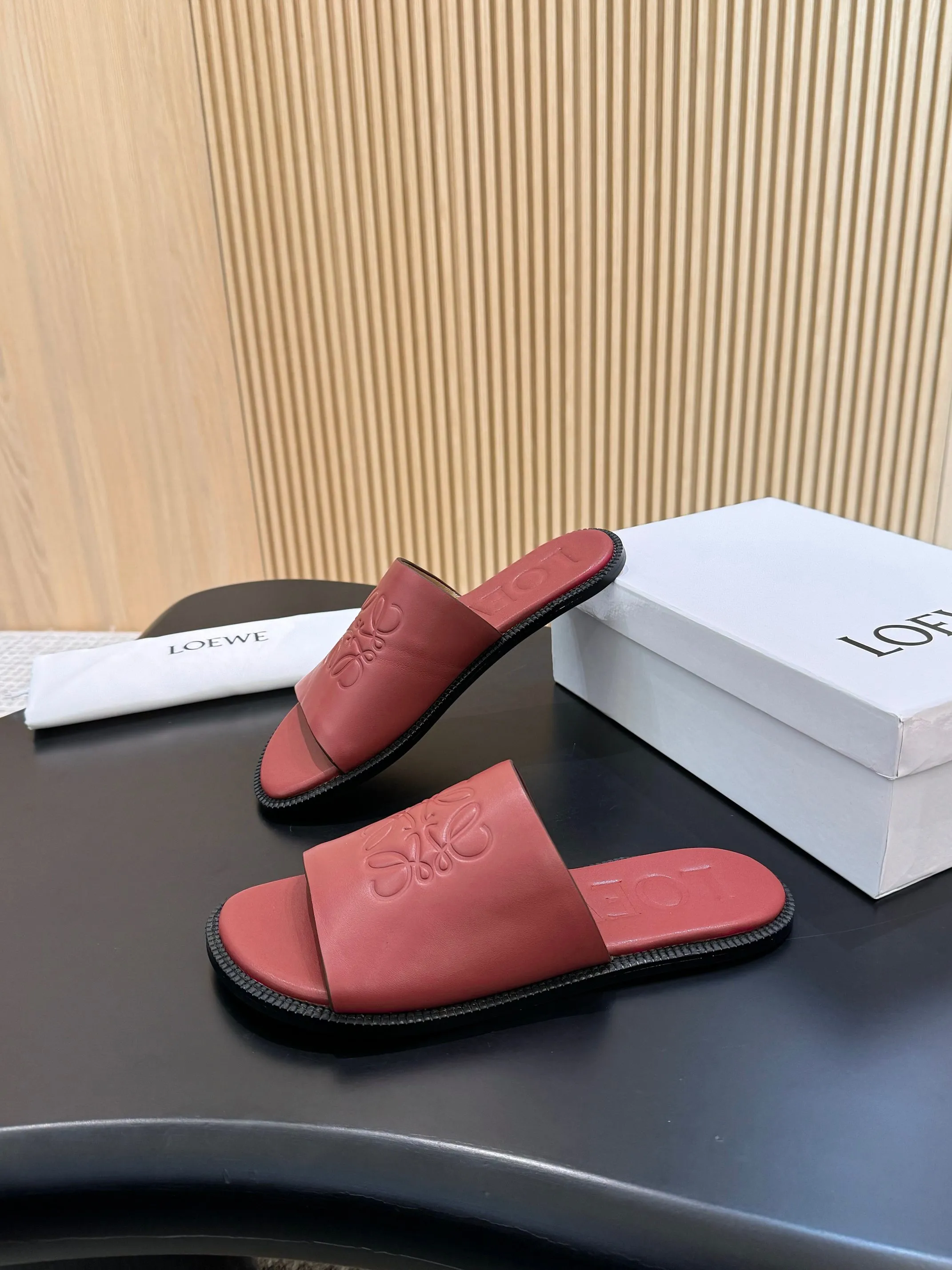 👟👟Ex-factory price 340👟👟 Genuine leather sole +40 LOEWE 25th spring and summer new style, same style for men and women, six colors to choose from. Code number:35-45